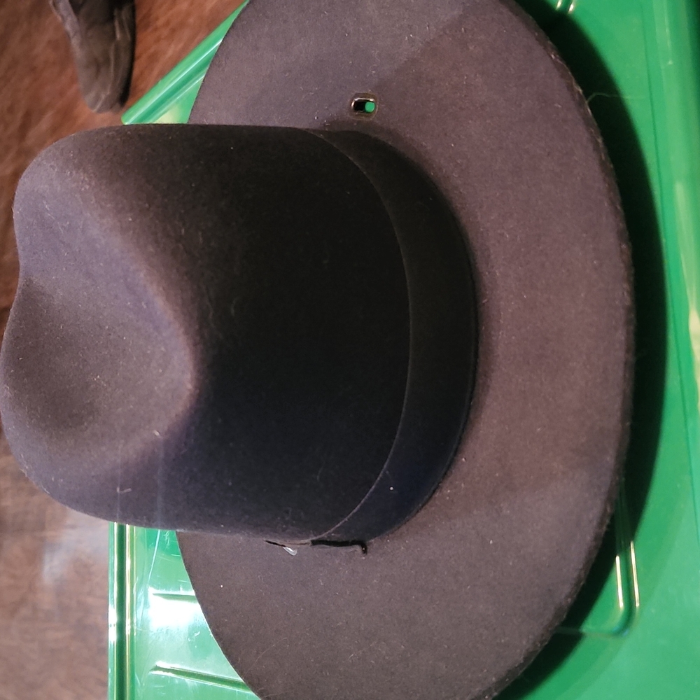 Stratton self forming hat